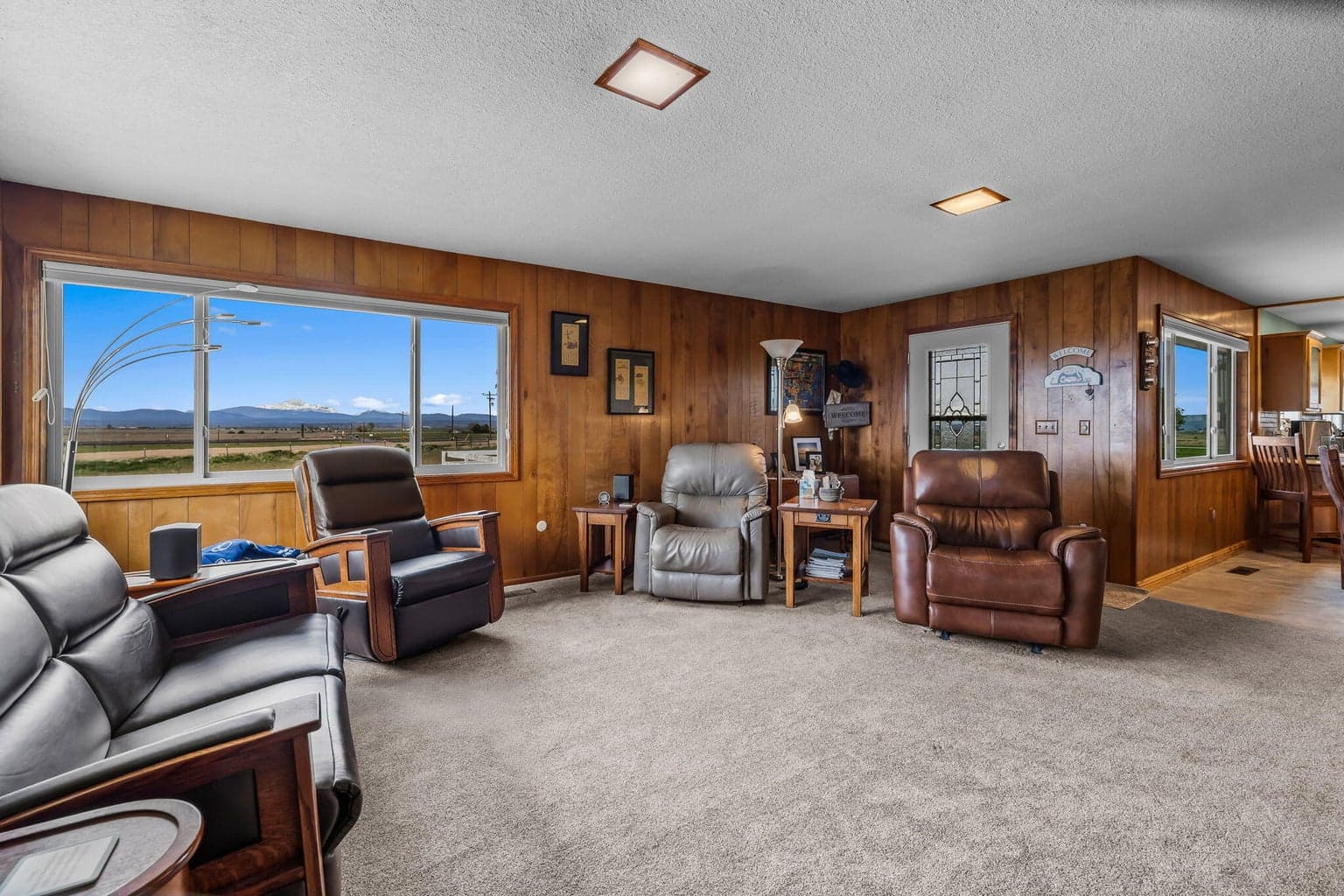 Photo of 501 NW Dogwood Lane 6 of 53