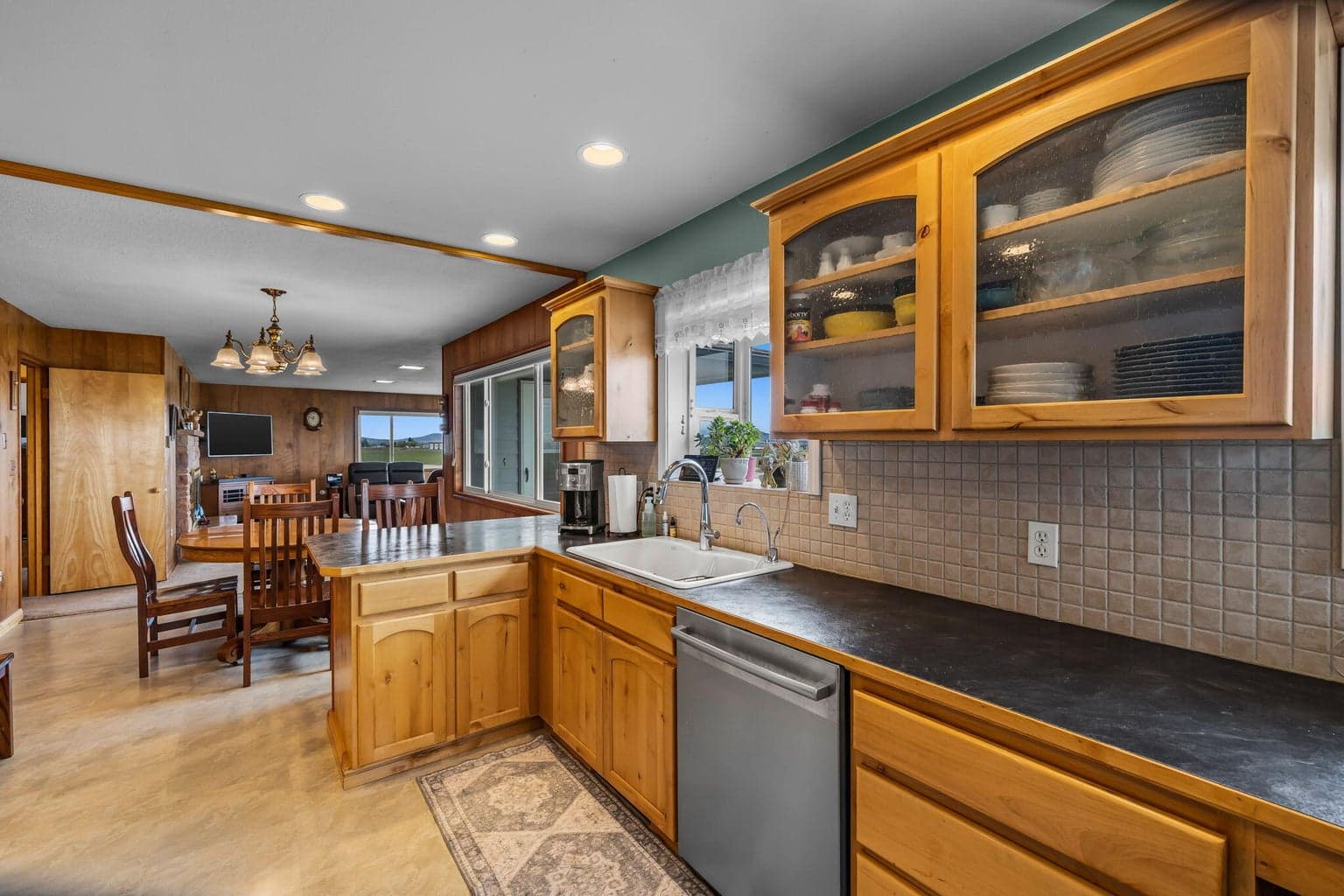 Photo of 501 NW Dogwood Lane 11 of 53