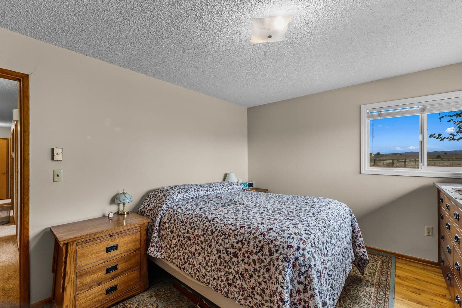 Photo of 501 NW Dogwood Lane 18 of 53
