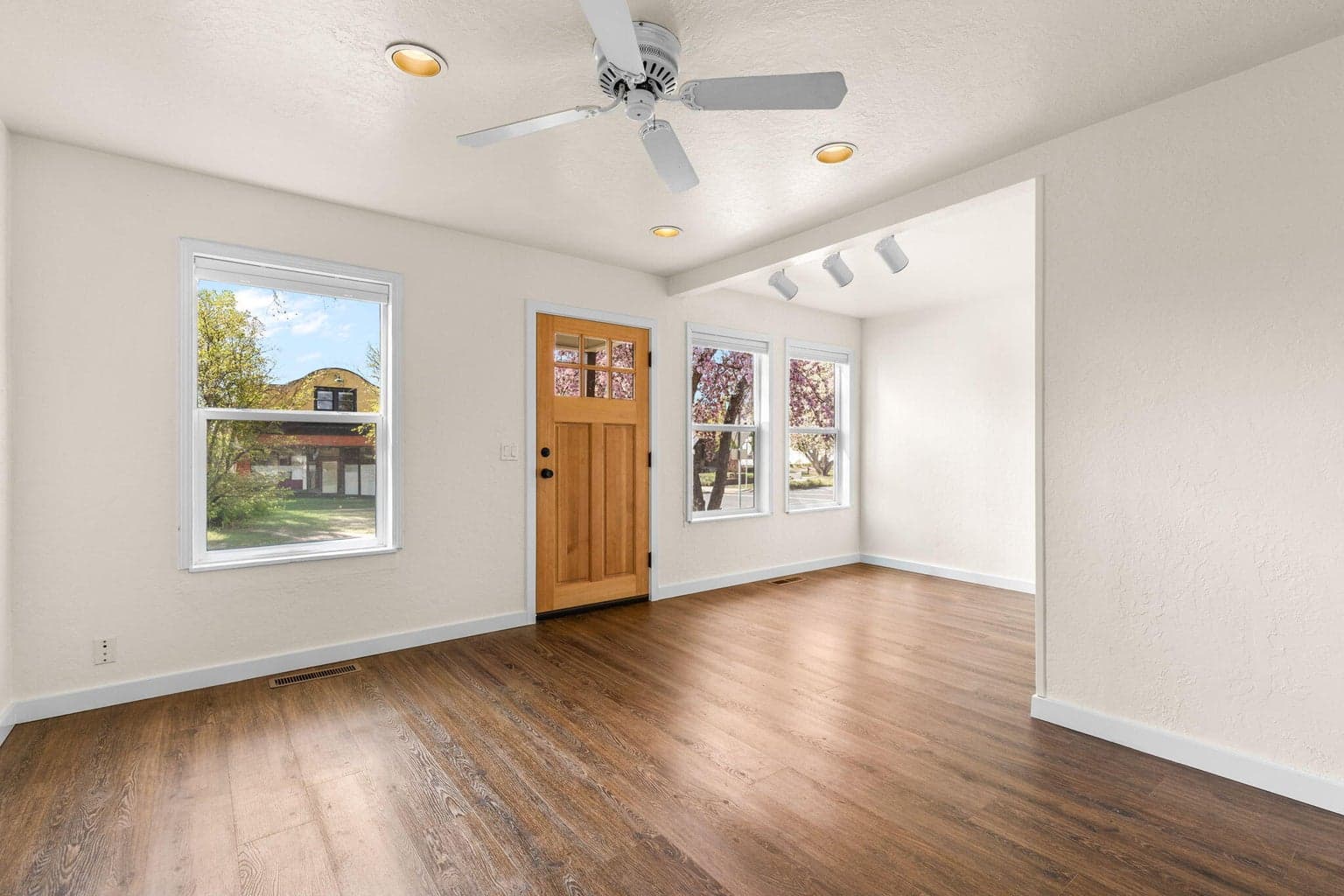 Photo of 640 Delaware 5 of 25