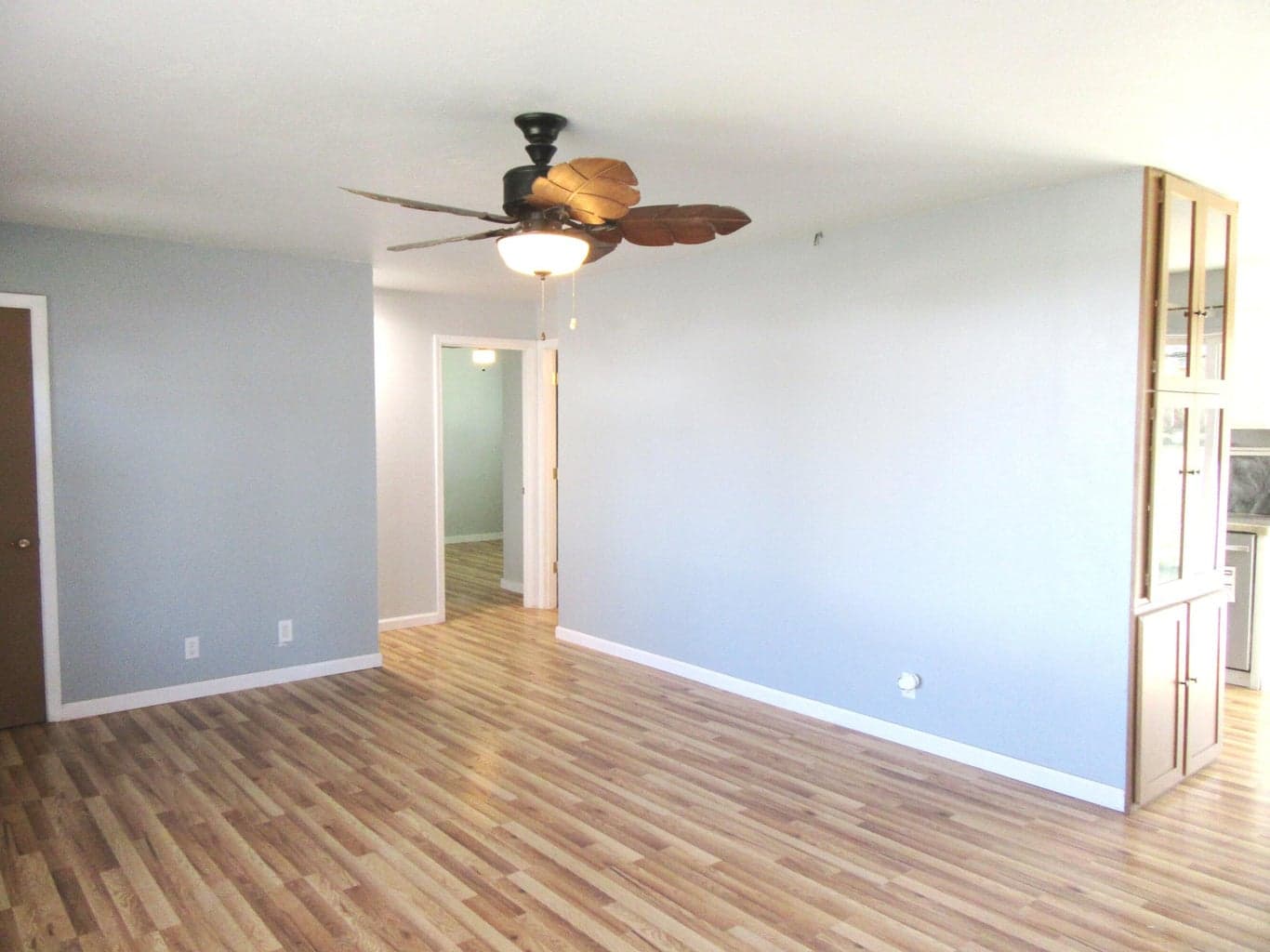 Photo of 907 3rd 4 of 32