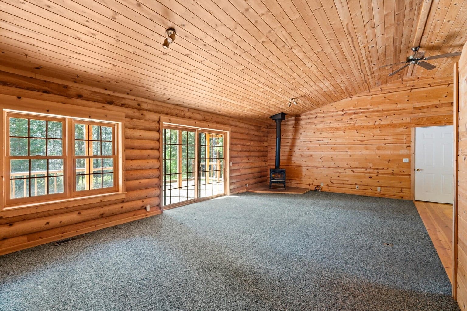 Photo of 453 Glendon 4 of 56
