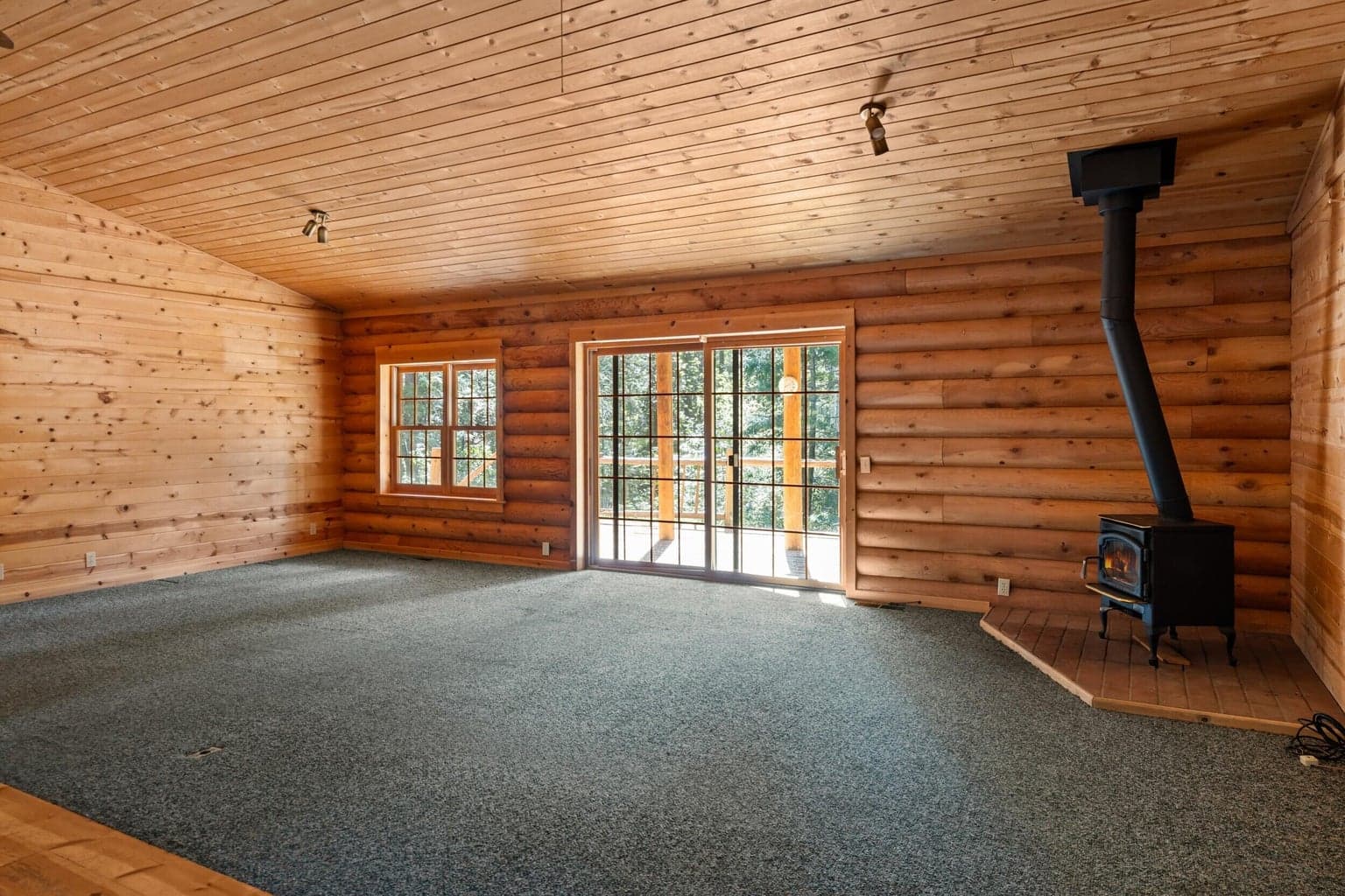 Photo of 453 Glendon 3 of 56