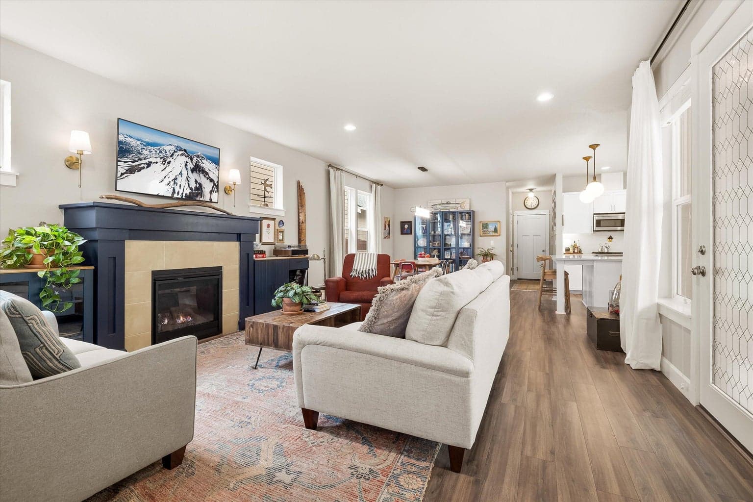 Photo of 1048 Black Butte 4 of 39