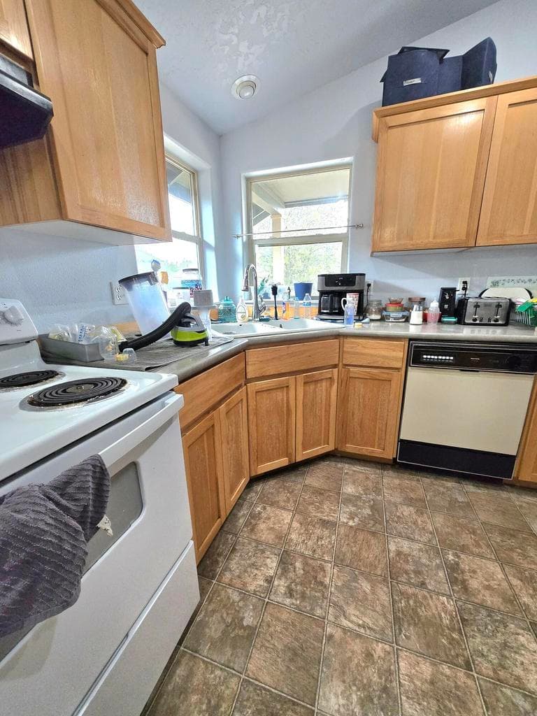 Photo of 16498 Cassidy 4 of 20