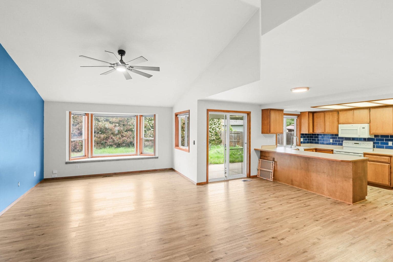 Photo of 540 Jeanette 2 of 26