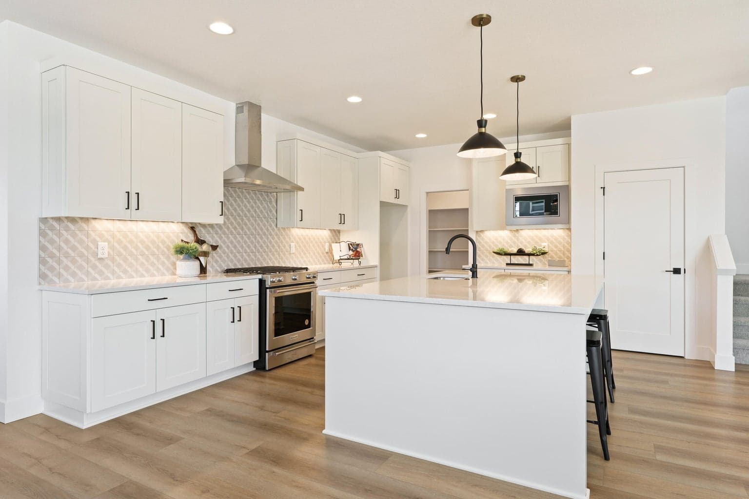 Photo of 21134 NE Beall Drive 10 of 47