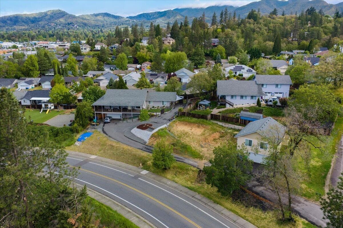 Photo of 416 Grandview 1 of 16