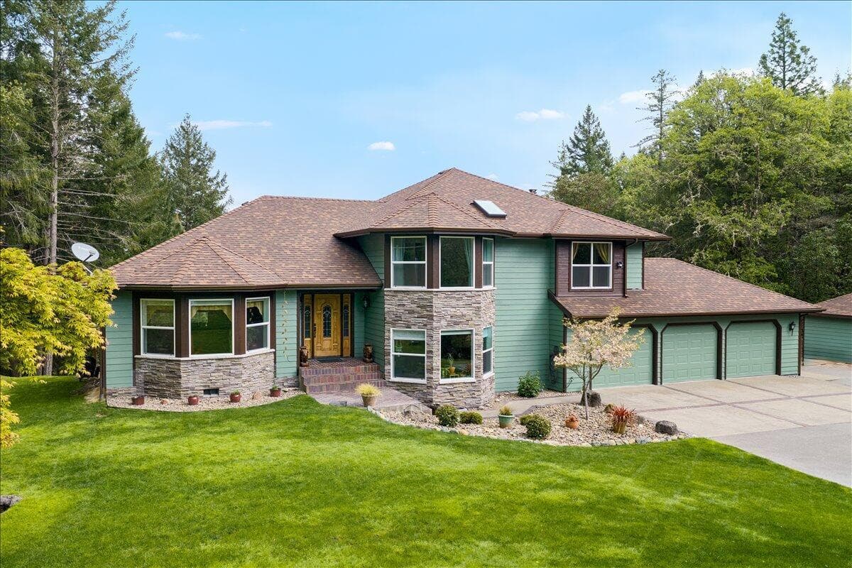 Photo of 944 Sleepy Hollow 1 of 41