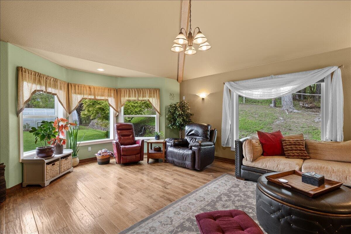 Photo of 944 Sleepy Hollow 5 of 41