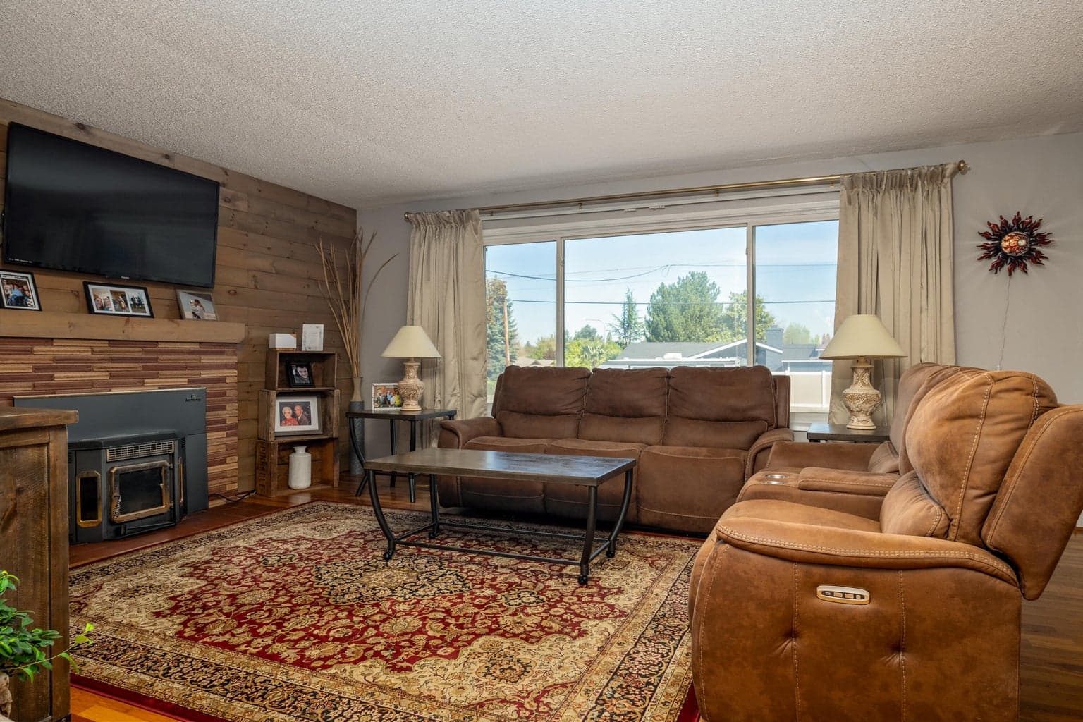 Photo of 2372 McAndrews 2 of 14