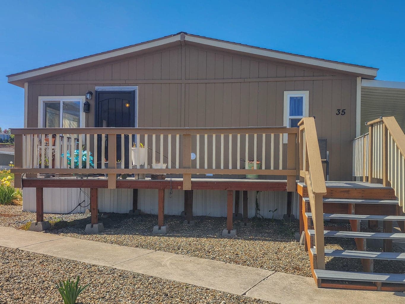 Photo of 4729 Pacific Hwy 2 of 26