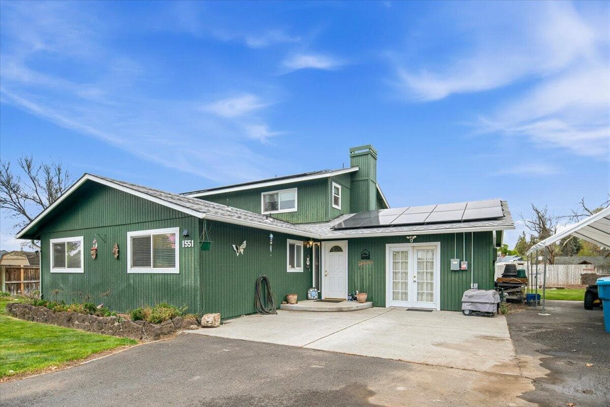 Photo of 1551 Parkway 3 of 55
