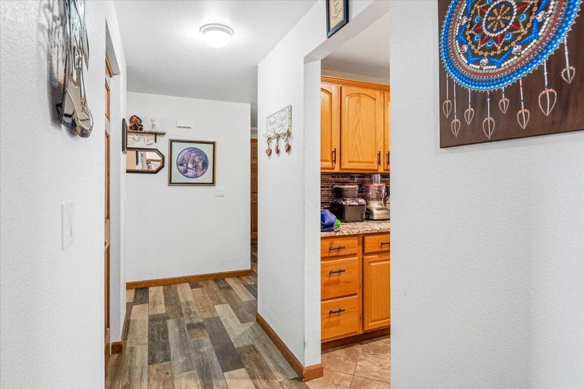 Photo of 1551 Parkway 5 of 55