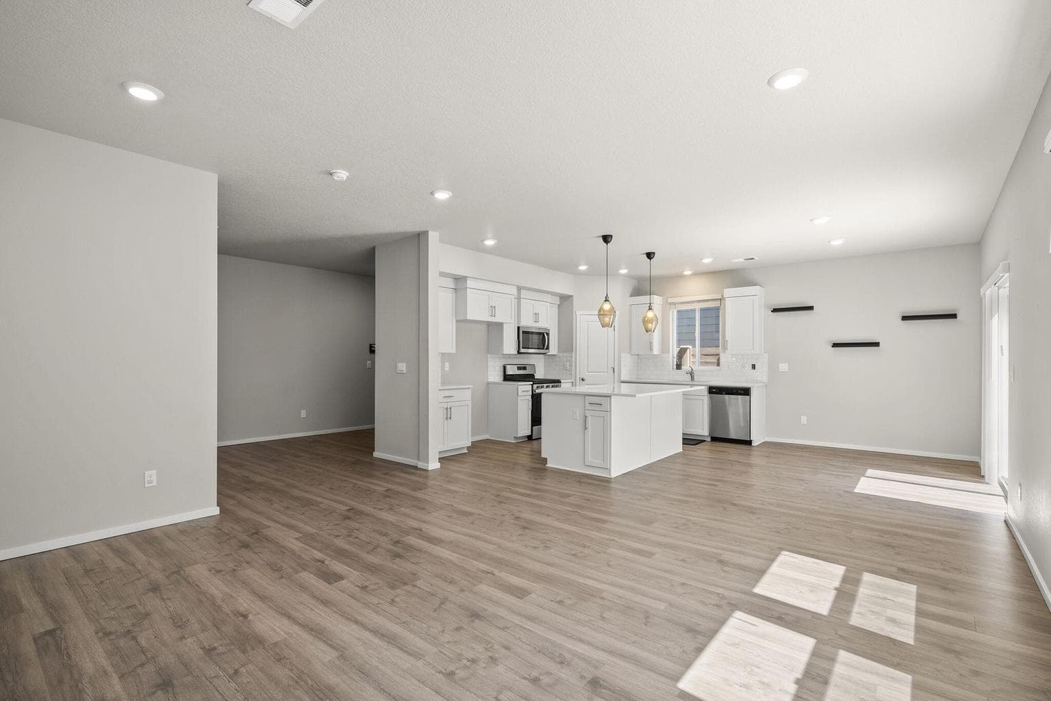 Photo of 20625 SE Slate Avenue 10 of 57