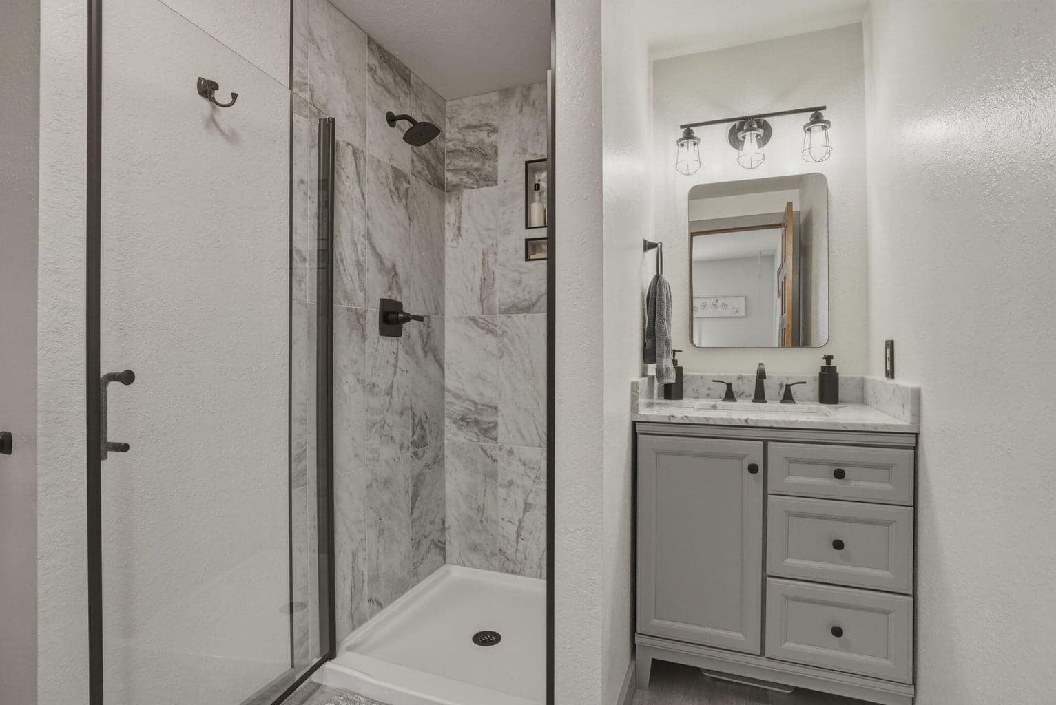 Photo of 61605 Summer Shade Drive 18 of 64