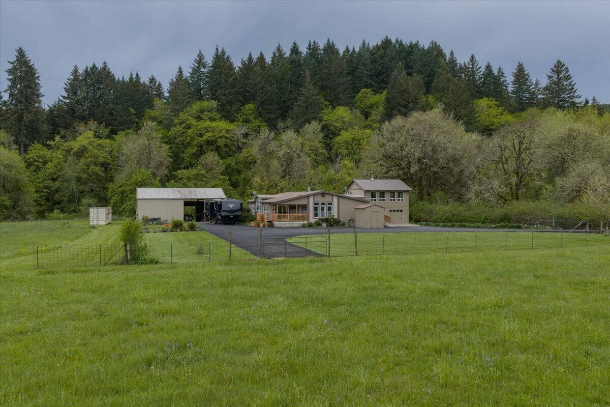 21101 Eagle Point
