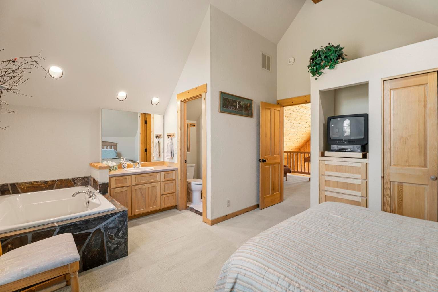 2nd Primary Bedroom on upper level