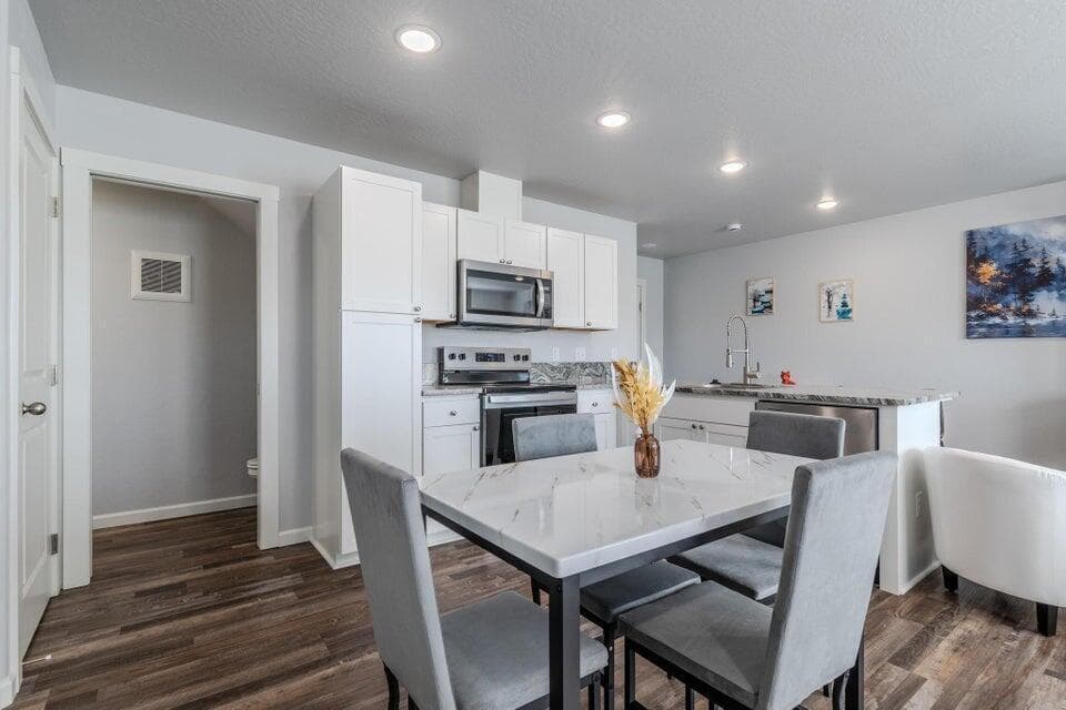 Photo of 7881 Houston 4 of 20