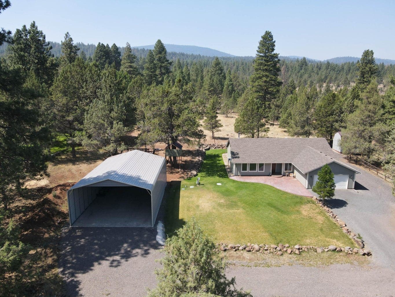 Photo of 16524 Fieldcrest 2 of 58