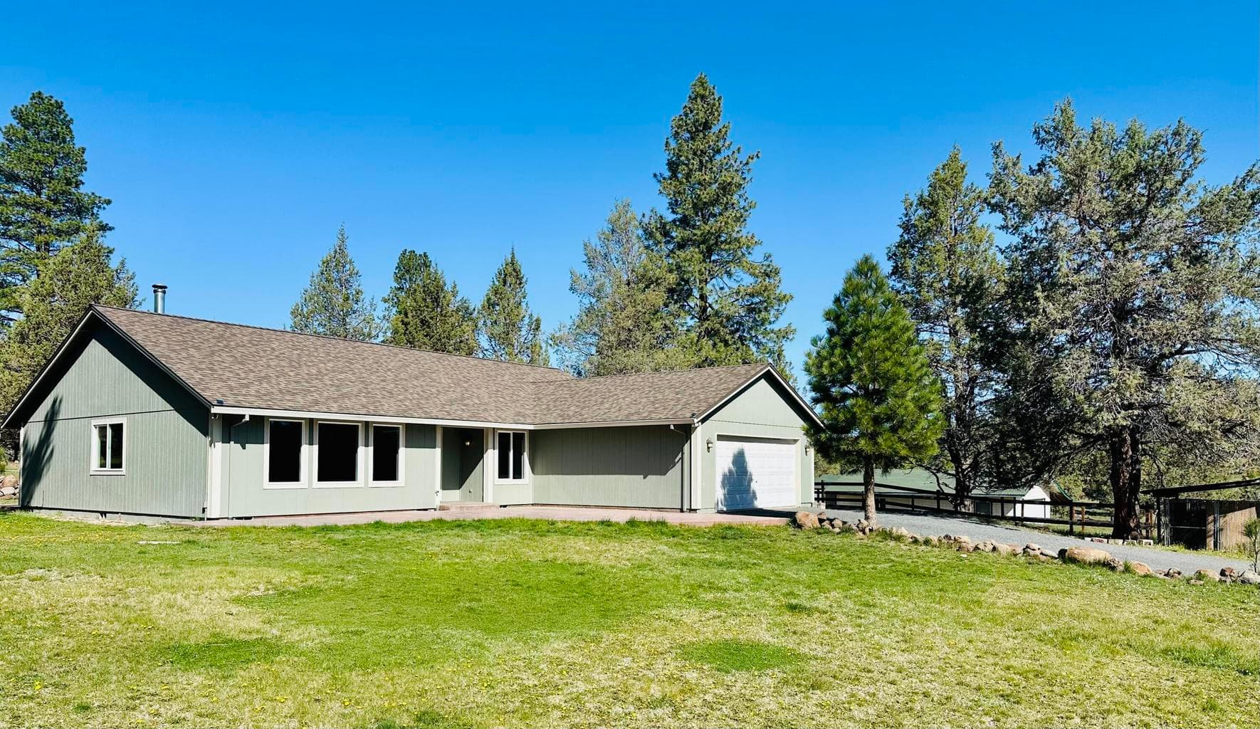 Photo of 16524 Fieldcrest 1 of 58