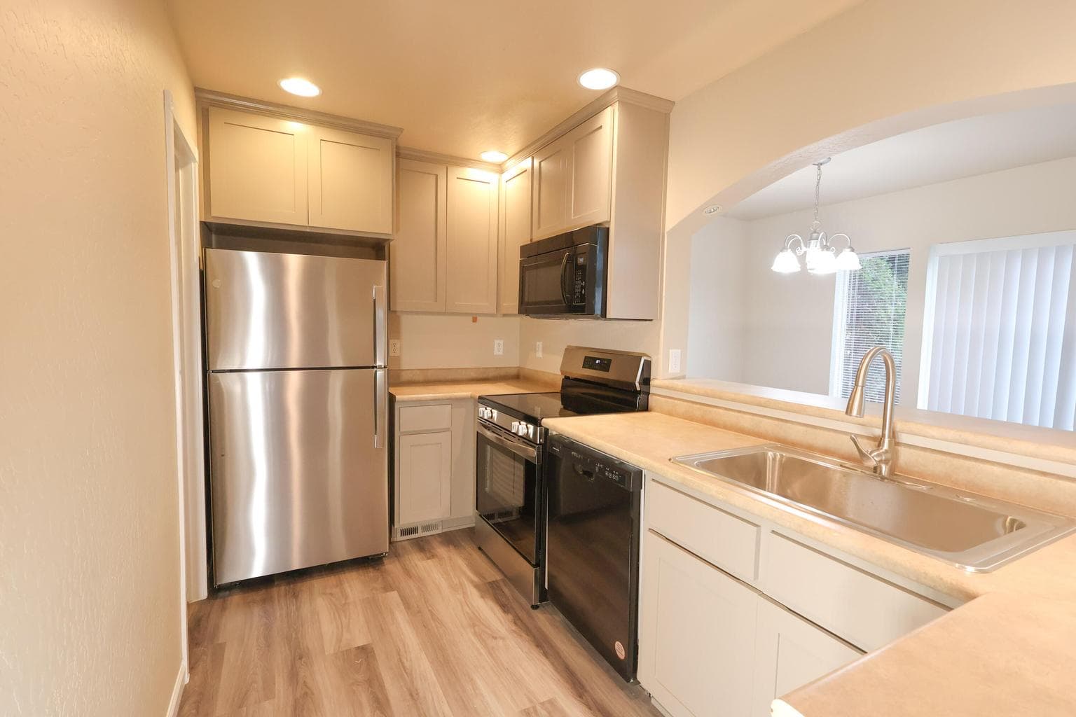 Photo of 303 Live Oak 3 of 20