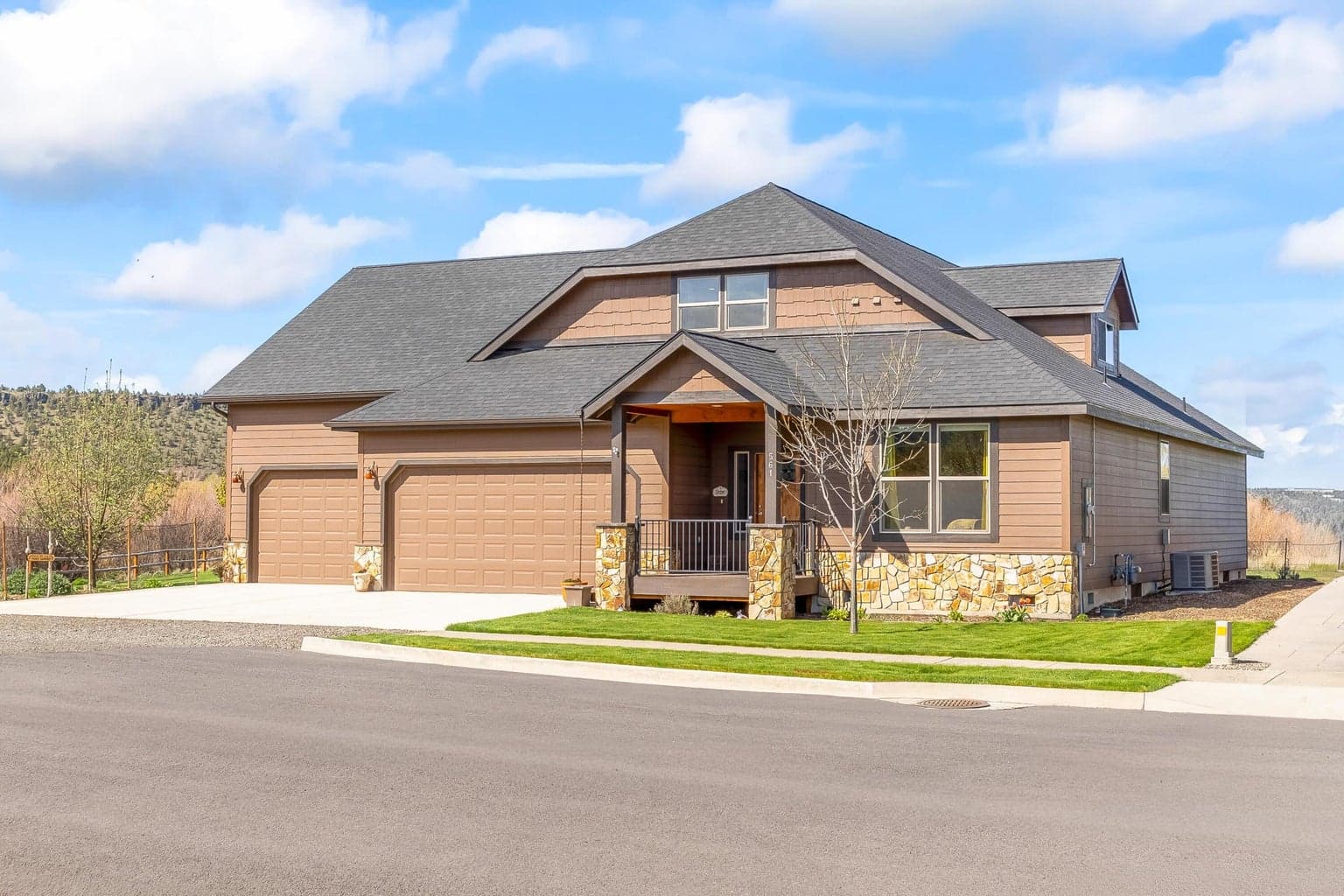 Photo of 561 Stearns 2 of 46