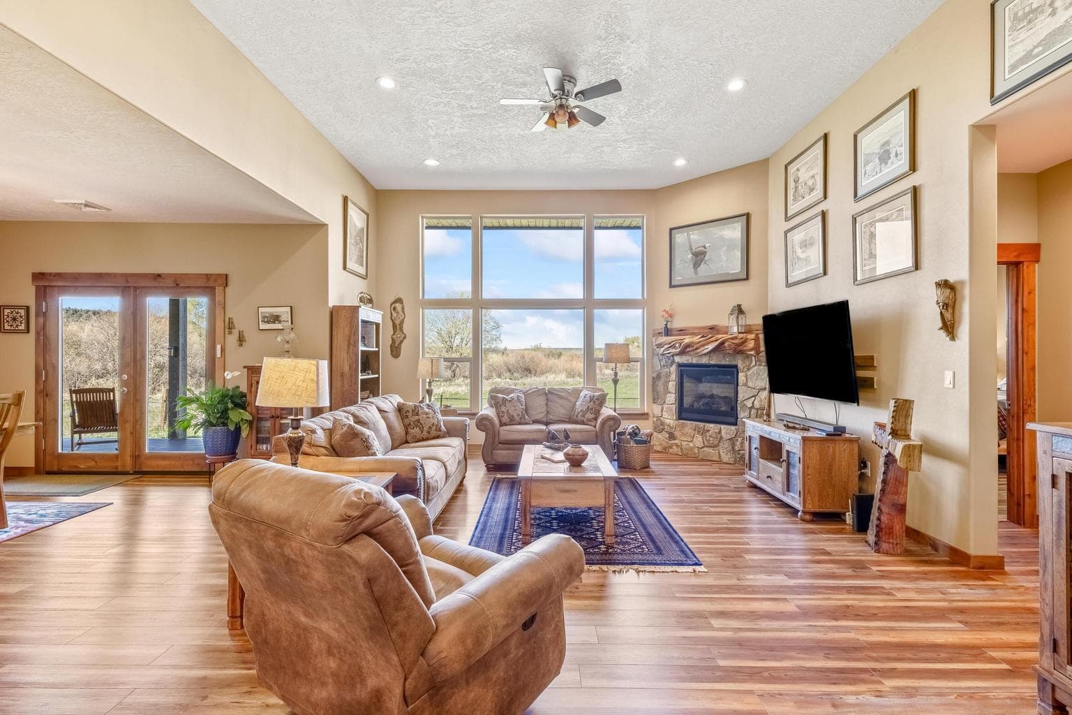 Photo of 561 Stearns 5 of 46