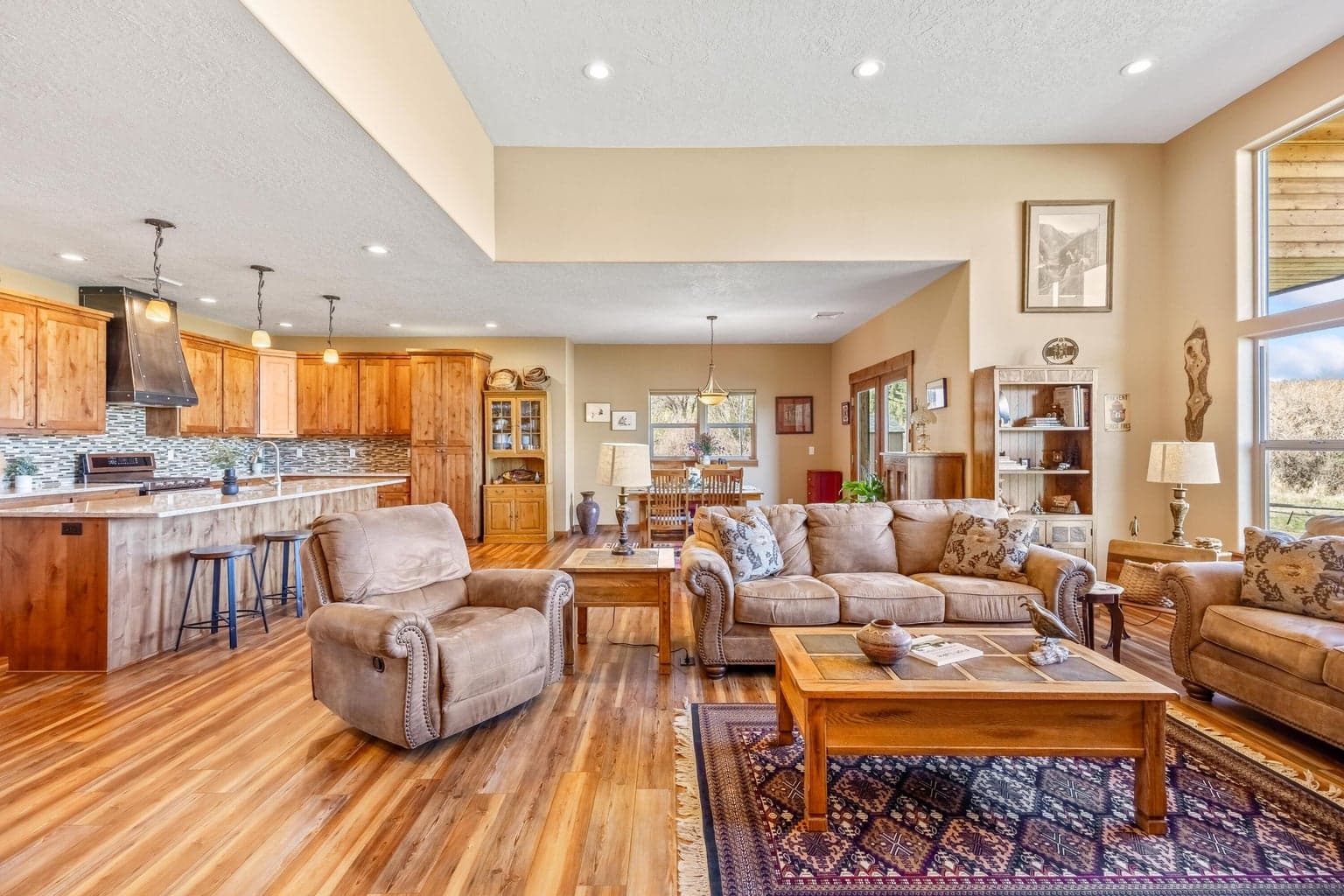 Photo of 561 SE Stearns Road 6 of 46