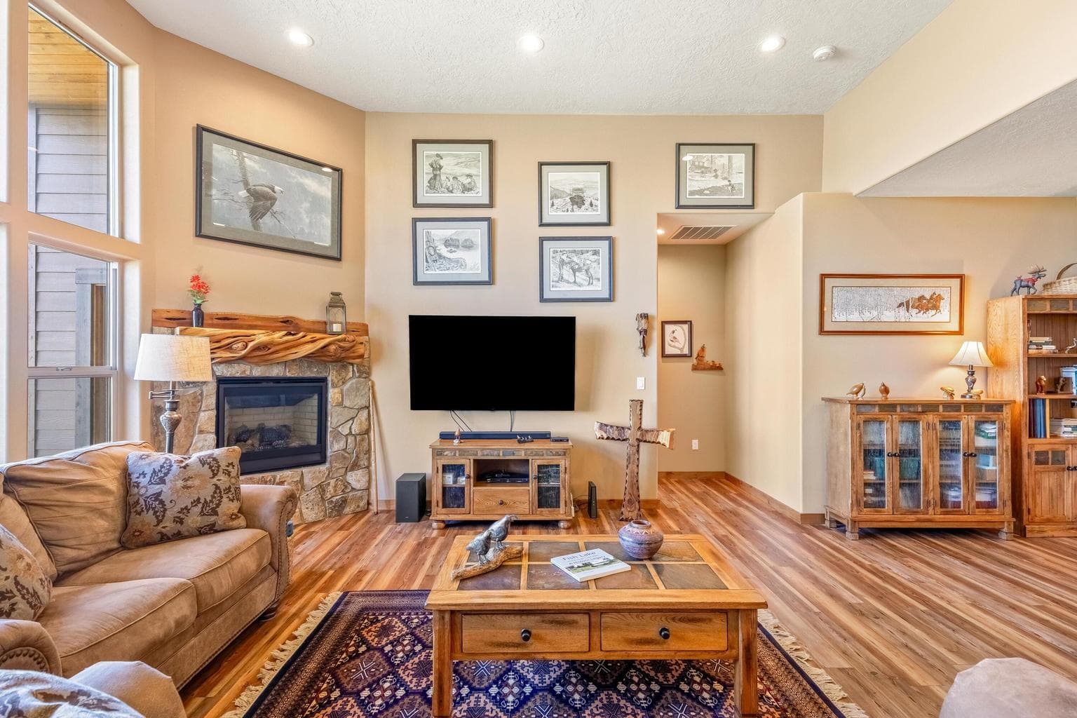 Photo of 561 SE Stearns Road 8 of 46