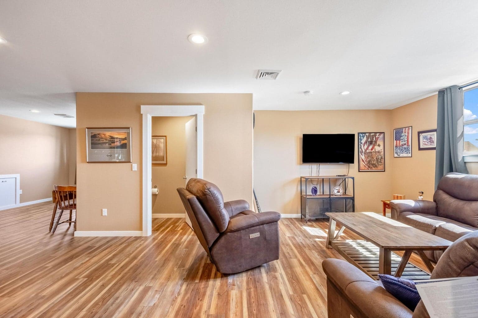 Photo of 561 SE Stearns Road 27 of 46