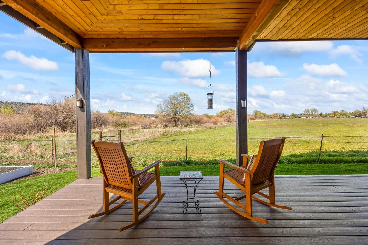 Photo of 561 SE Stearns Road 32 of 46