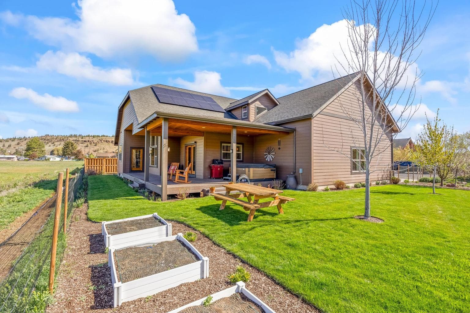 Photo of 561 SE Stearns Road 36 of 46