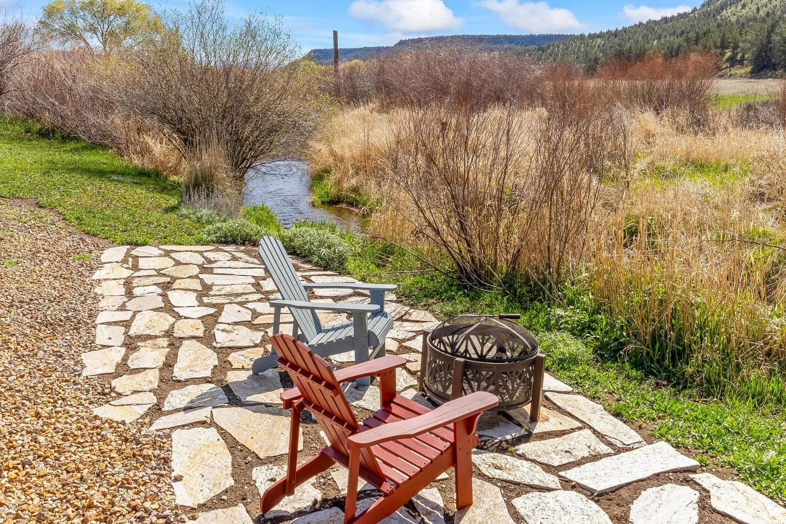 Photo of 561 SE Stearns Road 38 of 46