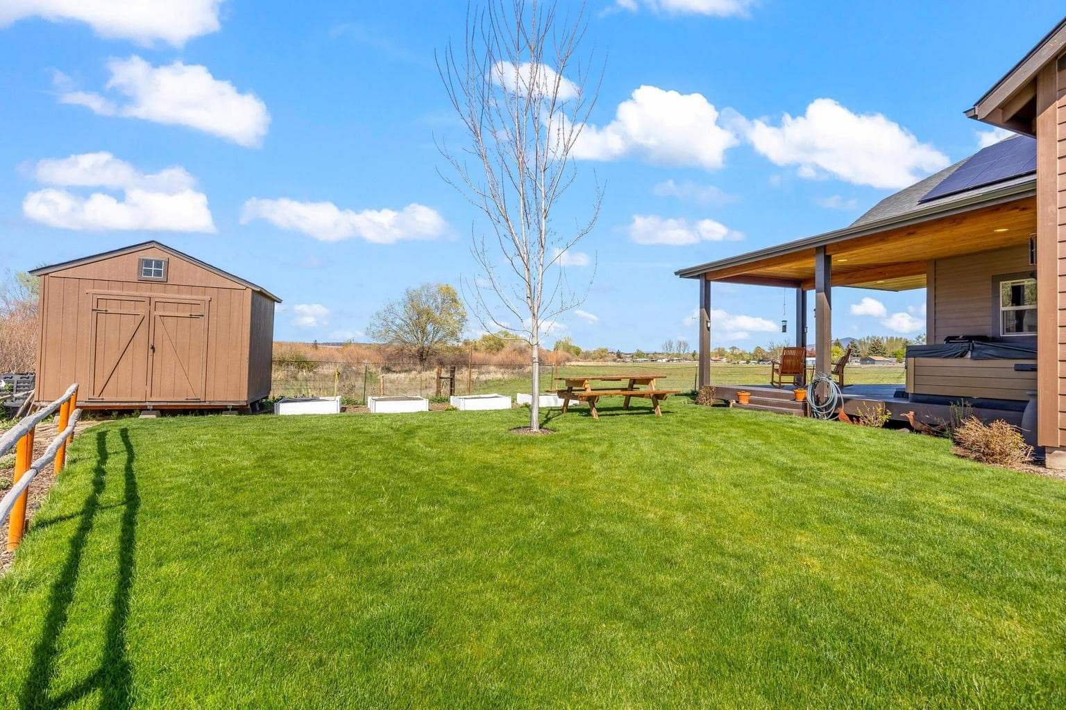 Photo of 561 SE Stearns Road 42 of 46
