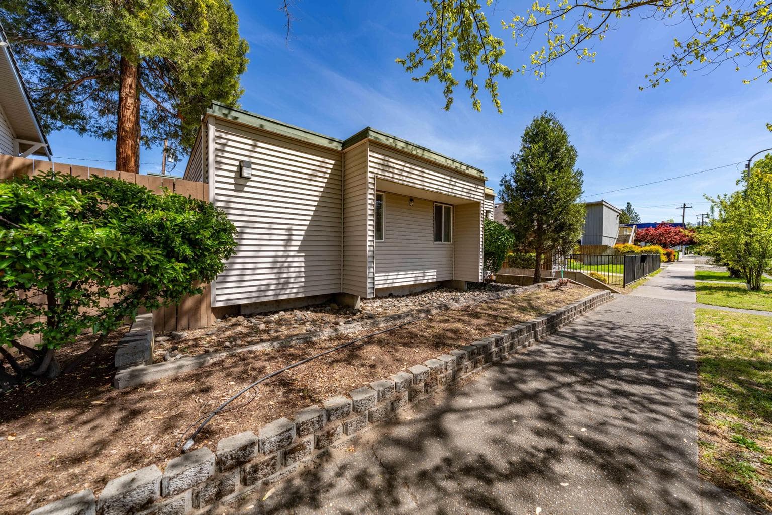 Photo of 313 Ivy 5 of 39