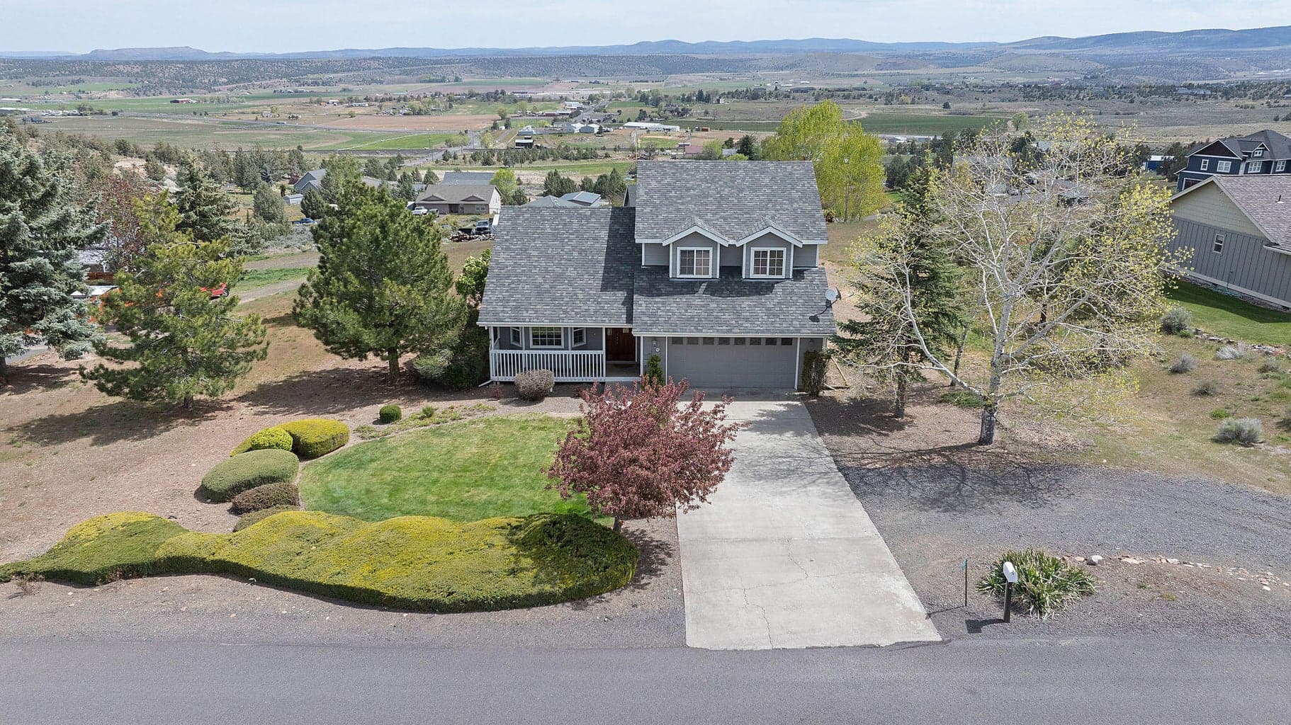 Photo of 1917 NE Squire Drive 29 of 35
