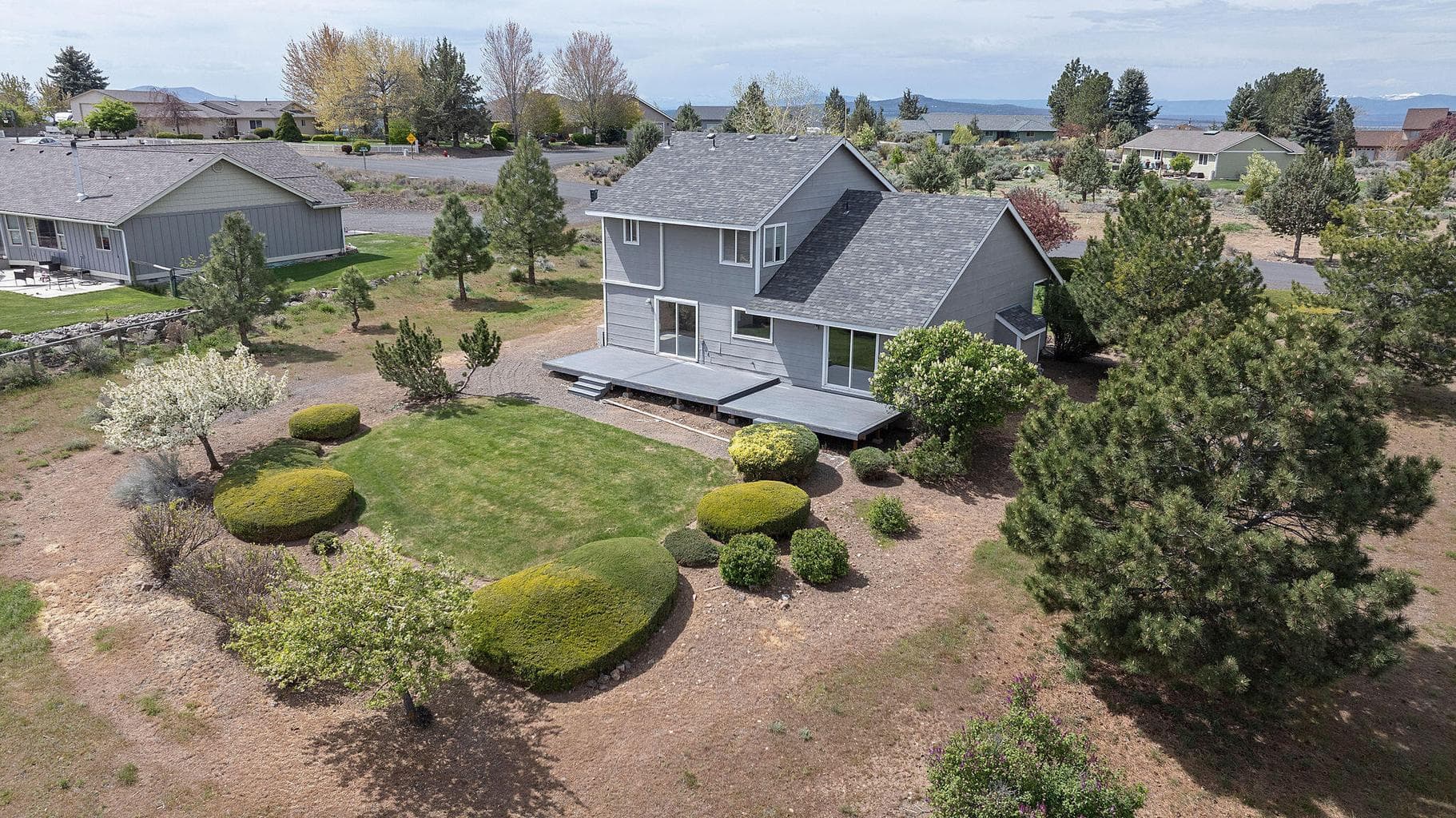 Photo of 1917 NE Squire Drive 33 of 35