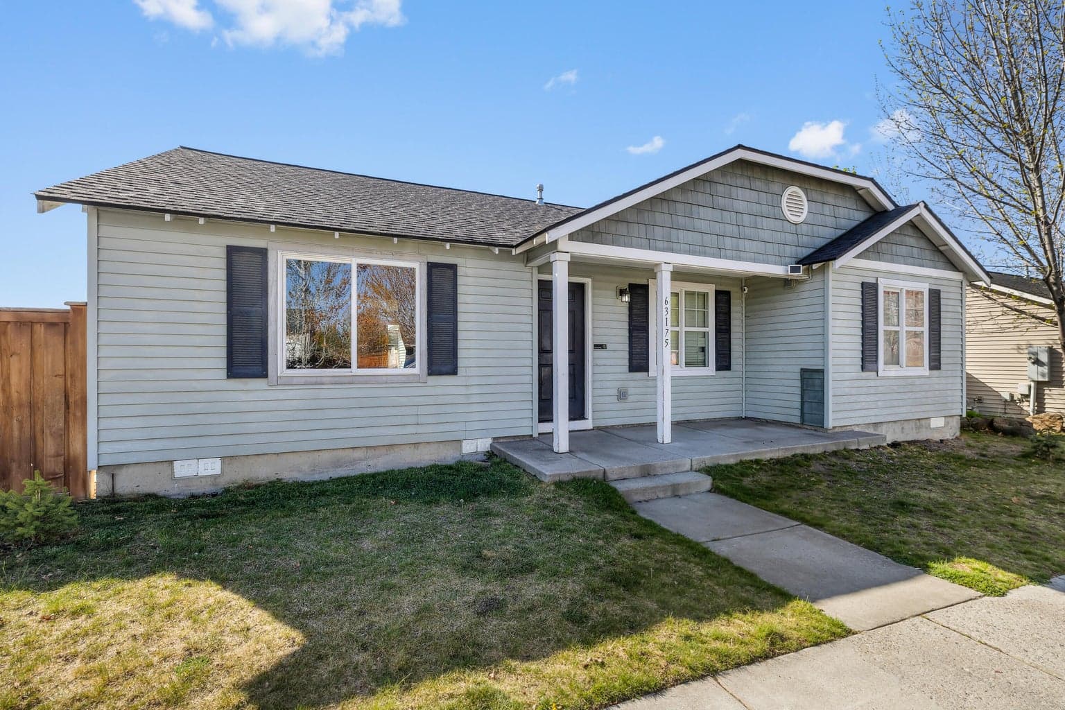 Photo of 63175 De Haviland 3 of 32
