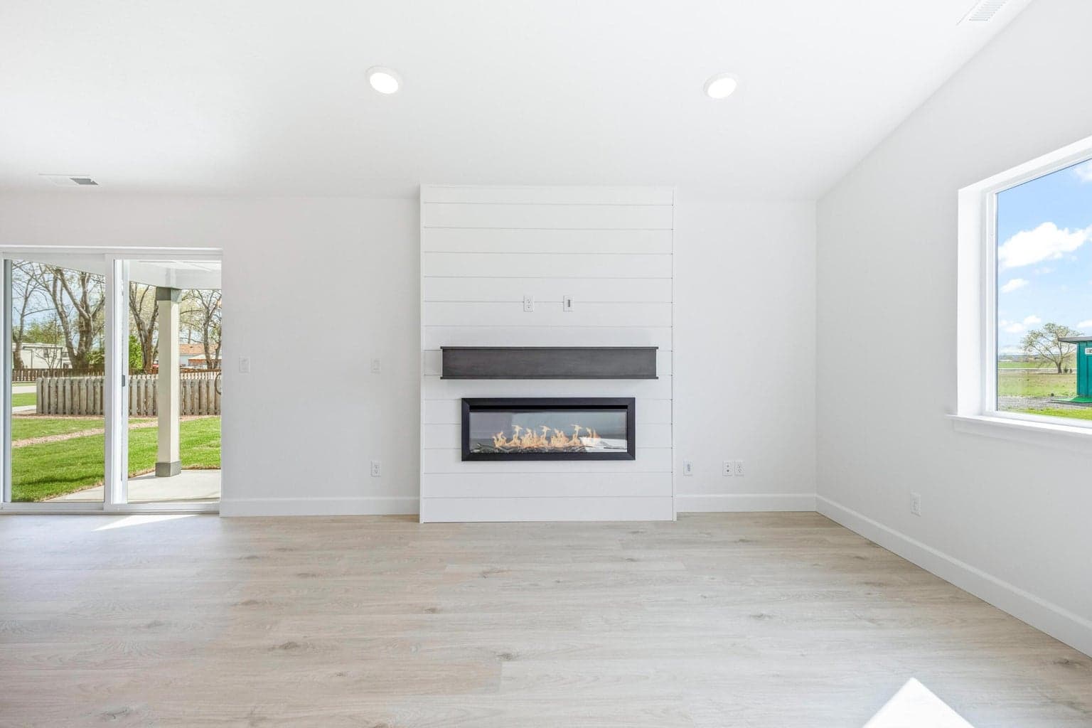 Photo of 1050 NW Fairway Road 10 of 29