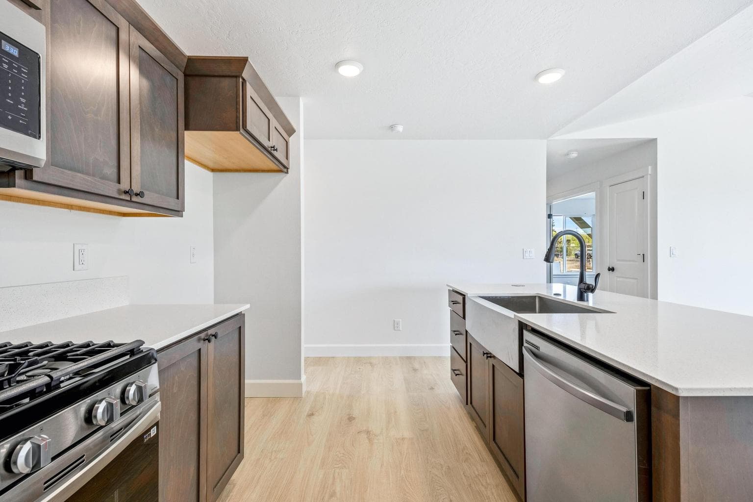 Photo of 1050 NW Fairway Road 14 of 29