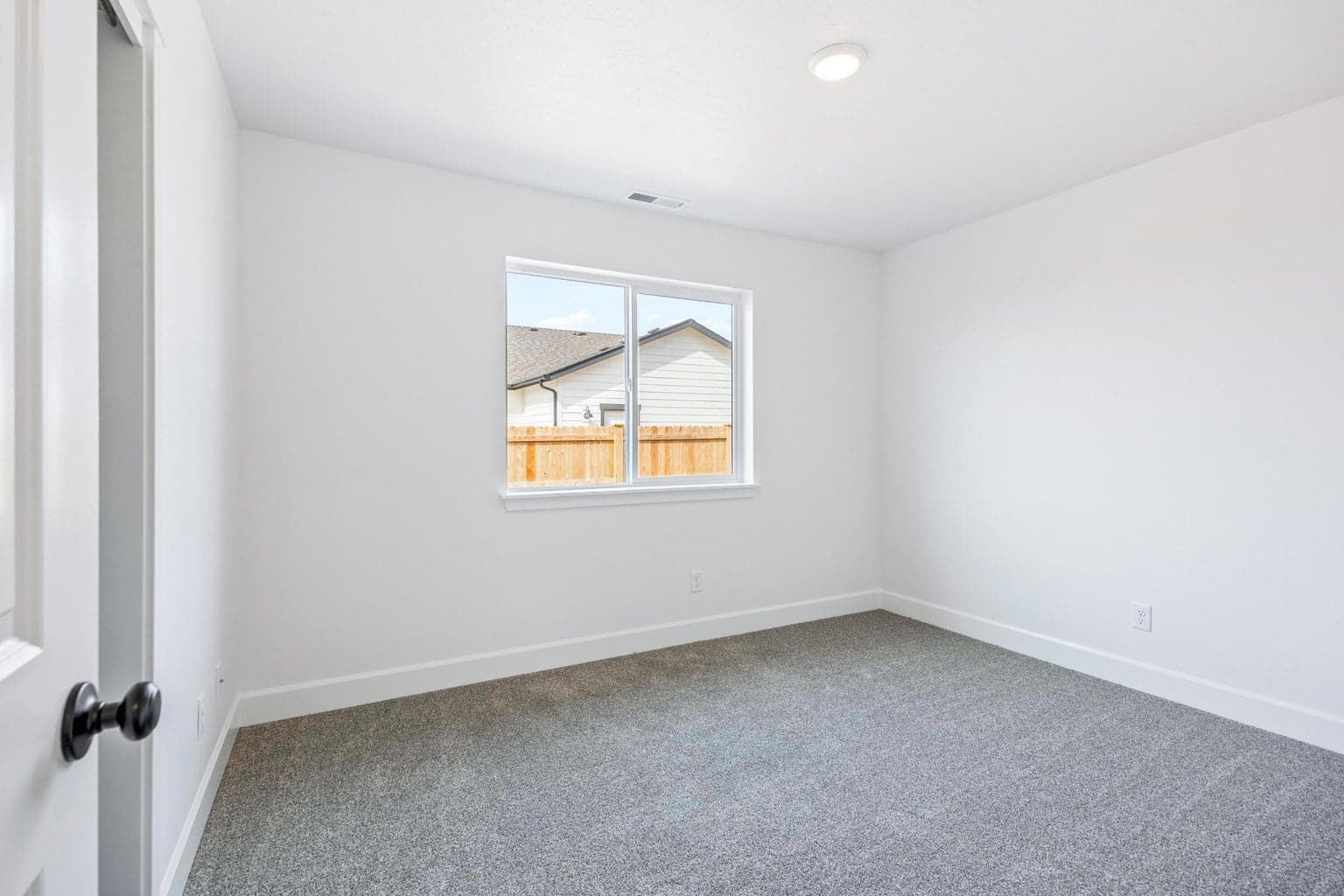 Photo of 1050 NW Fairway Road 23 of 29
