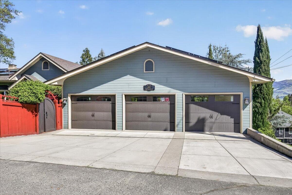 Photo of 610 Orchard 4 of 82