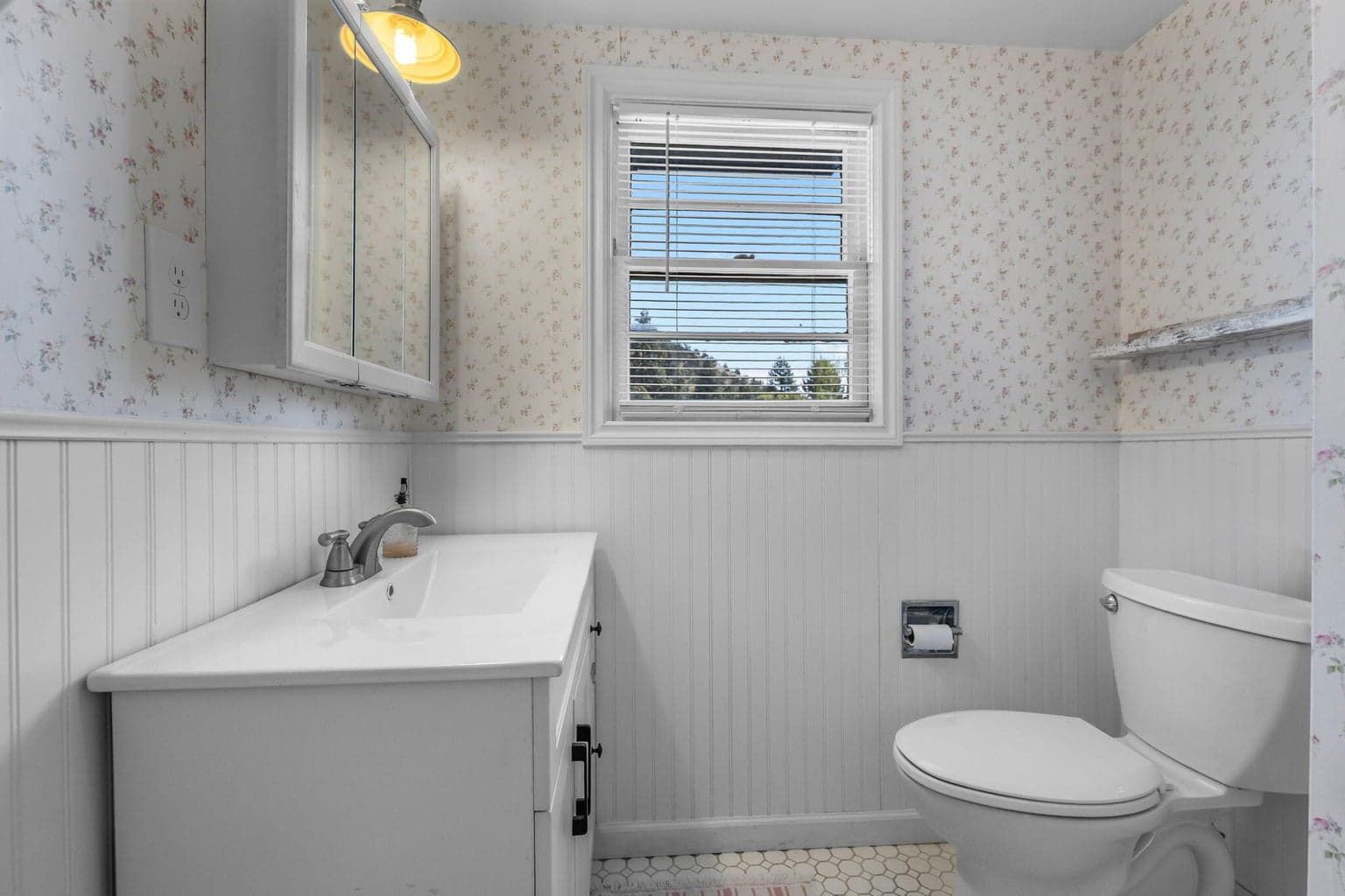 Photo of 924 NE 9th Street 31 of 41