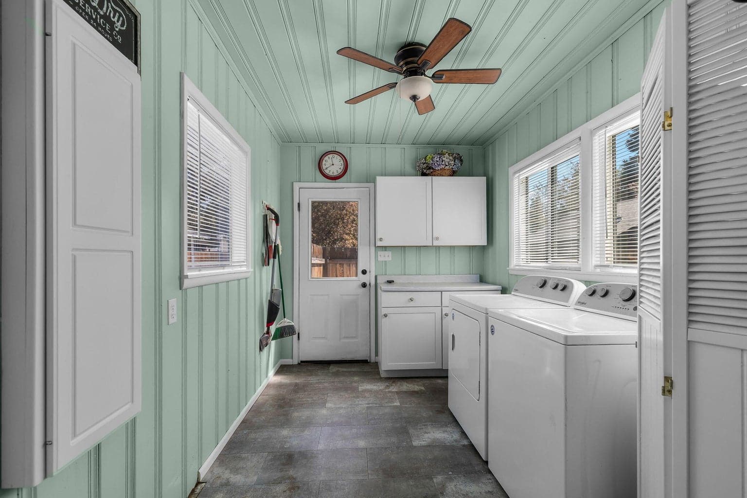 Photo of 924 NE 9th Street 36 of 41