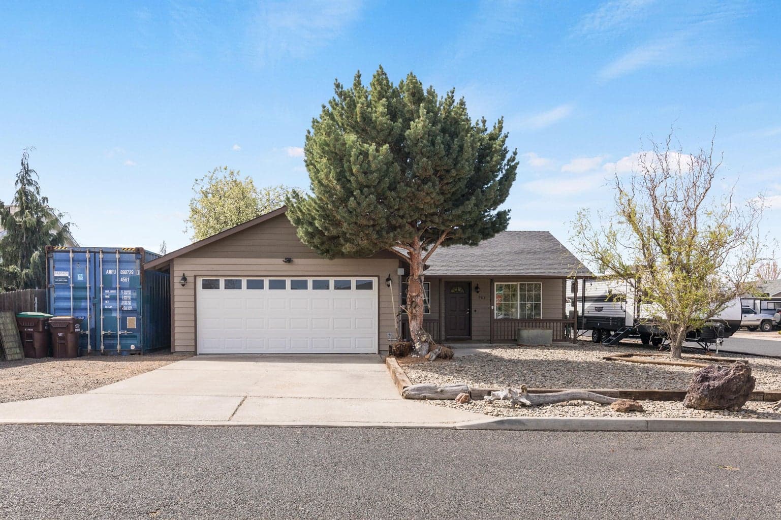 Photo of 906 NE Mahogany Street 32 of 32