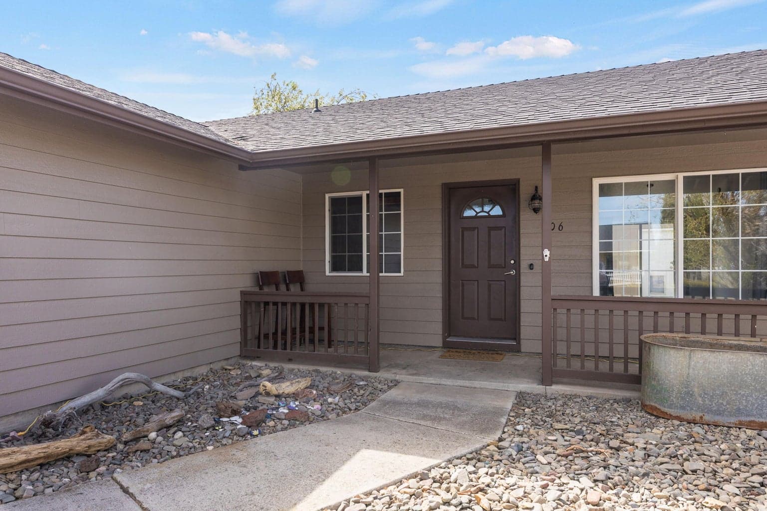 Photo of 906 Mahogany 4 of 32