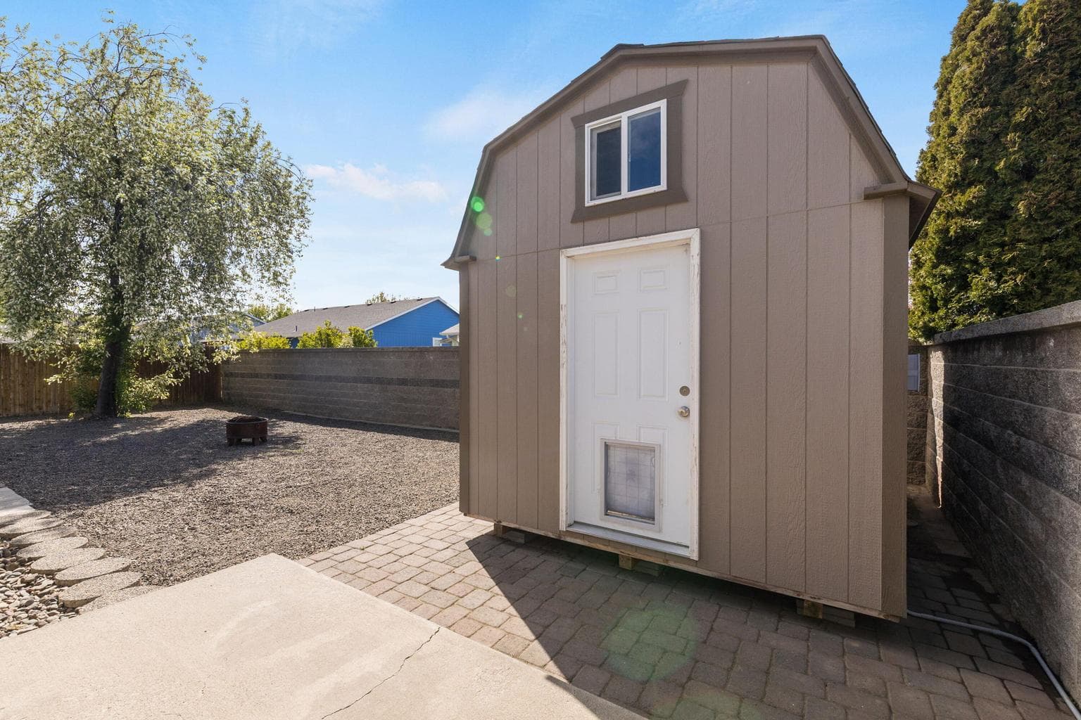 Photo of 906 NE Mahogany Street 22 of 32