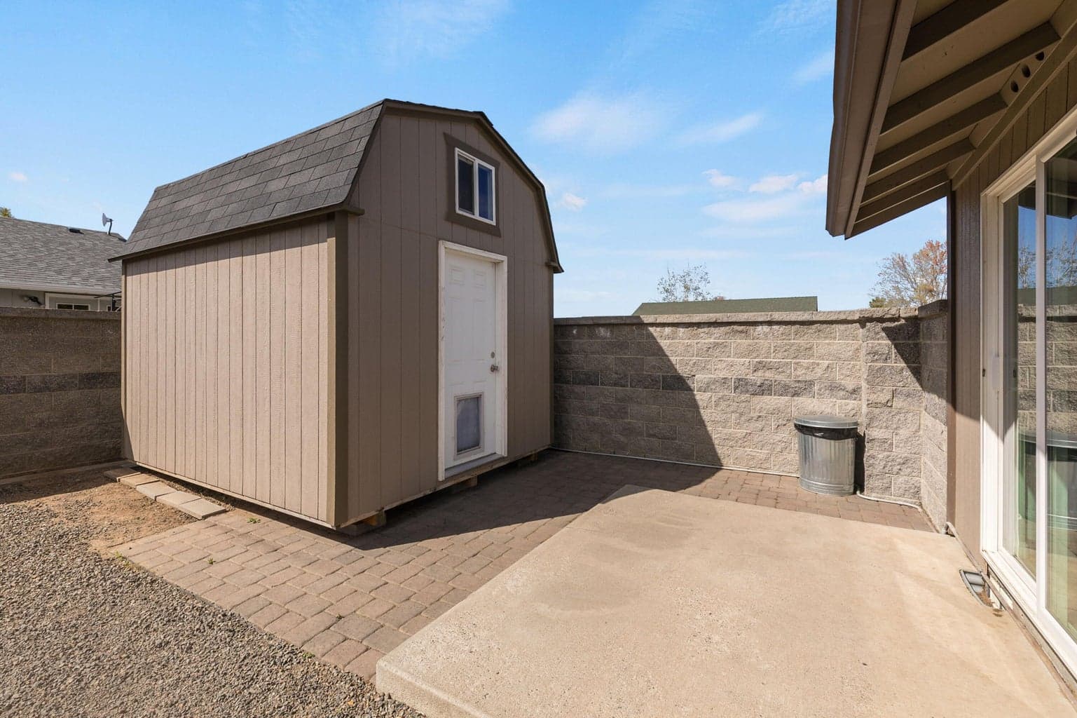 Photo of 906 NE Mahogany Street 25 of 32