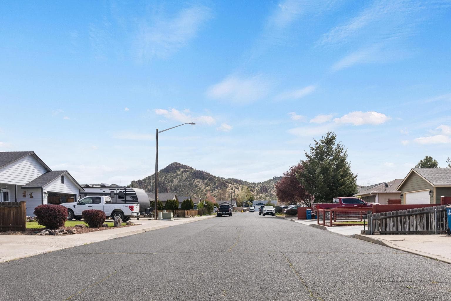 Photo of 906 NE Mahogany Street 27 of 32
